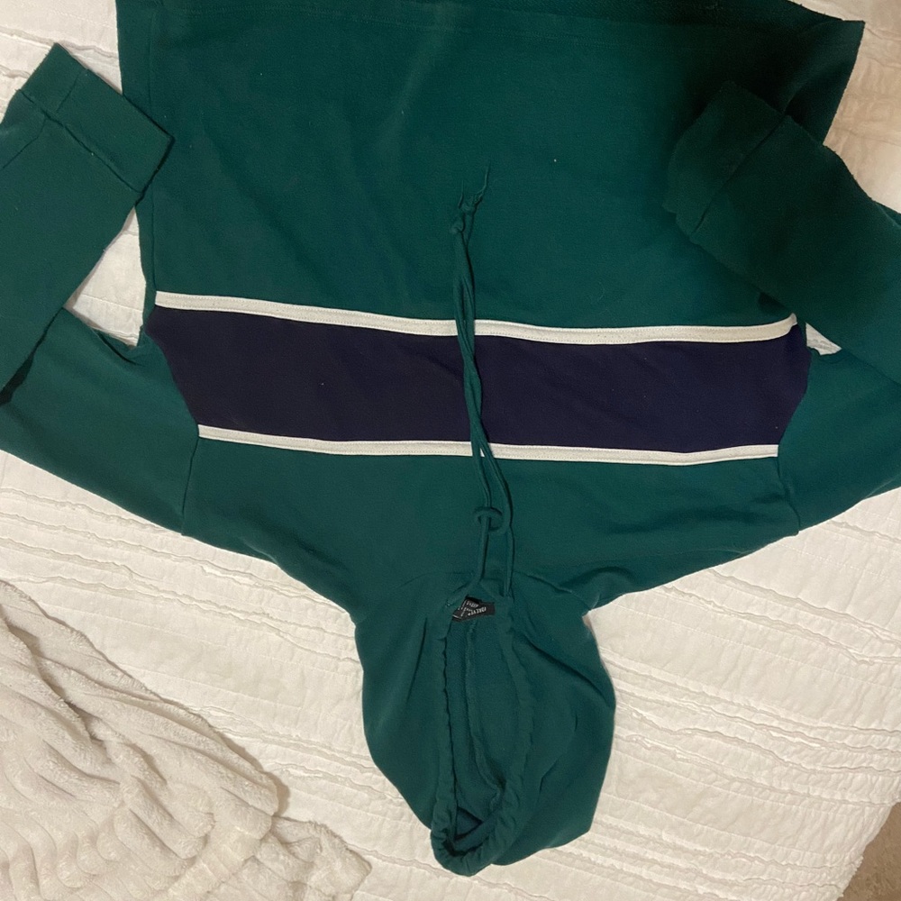 Green cropped sweatshirt